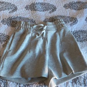 Lululemon Soft Ambitions High Rise Short 4" SIZE 6